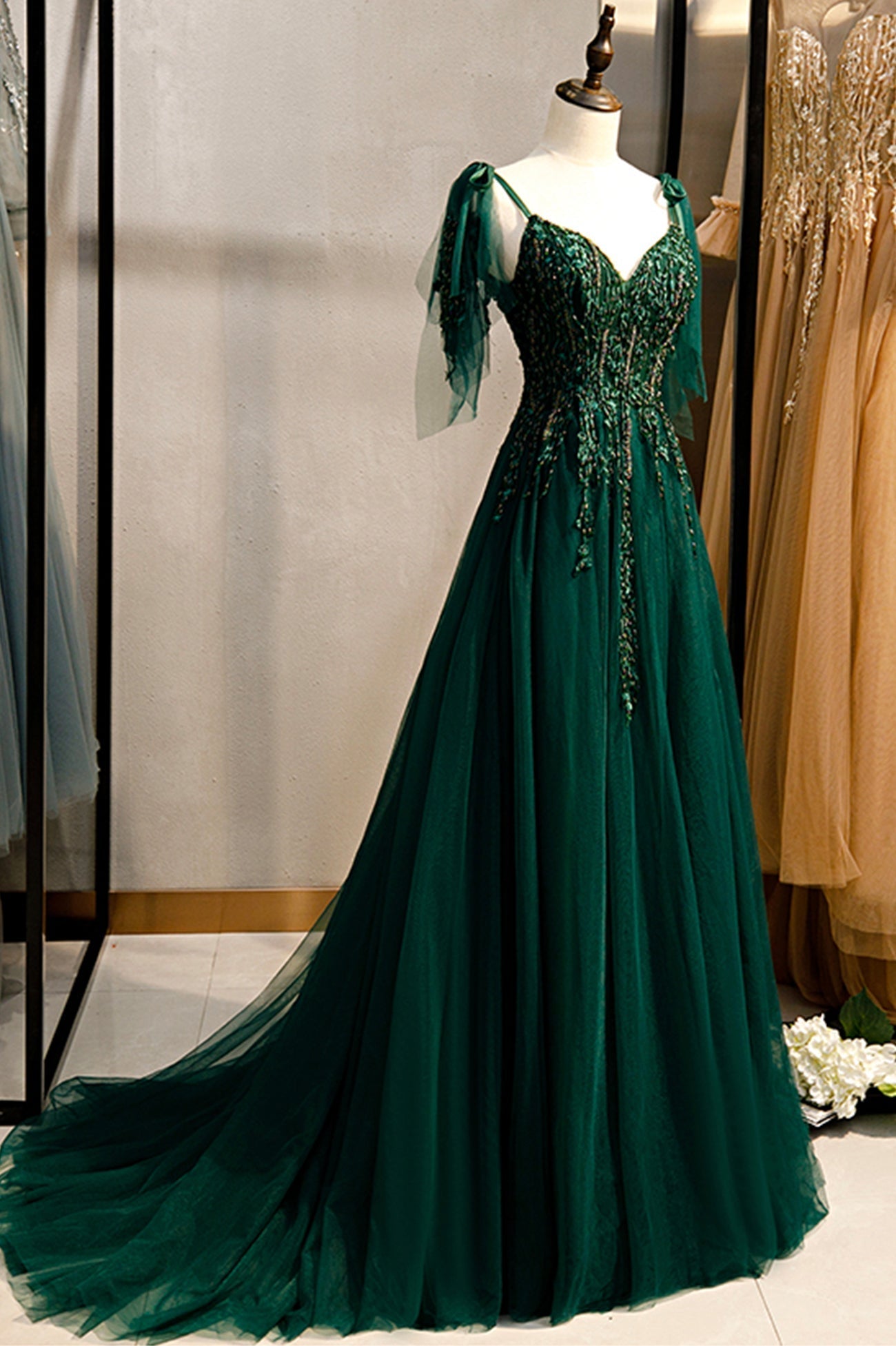 Green V-Neck Lace Long Corset Prom Dresses, A-Line Evening Dresses outfit, Prom Dress Tight Fitting